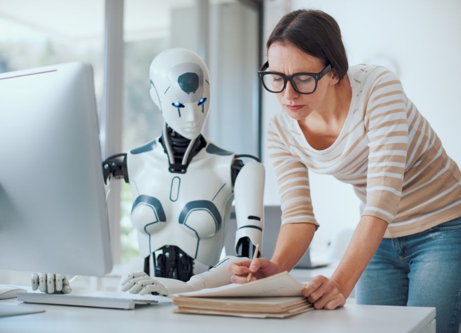 Der KI Assistent steht für das Produkt "adfinity" von bundesweit.digital